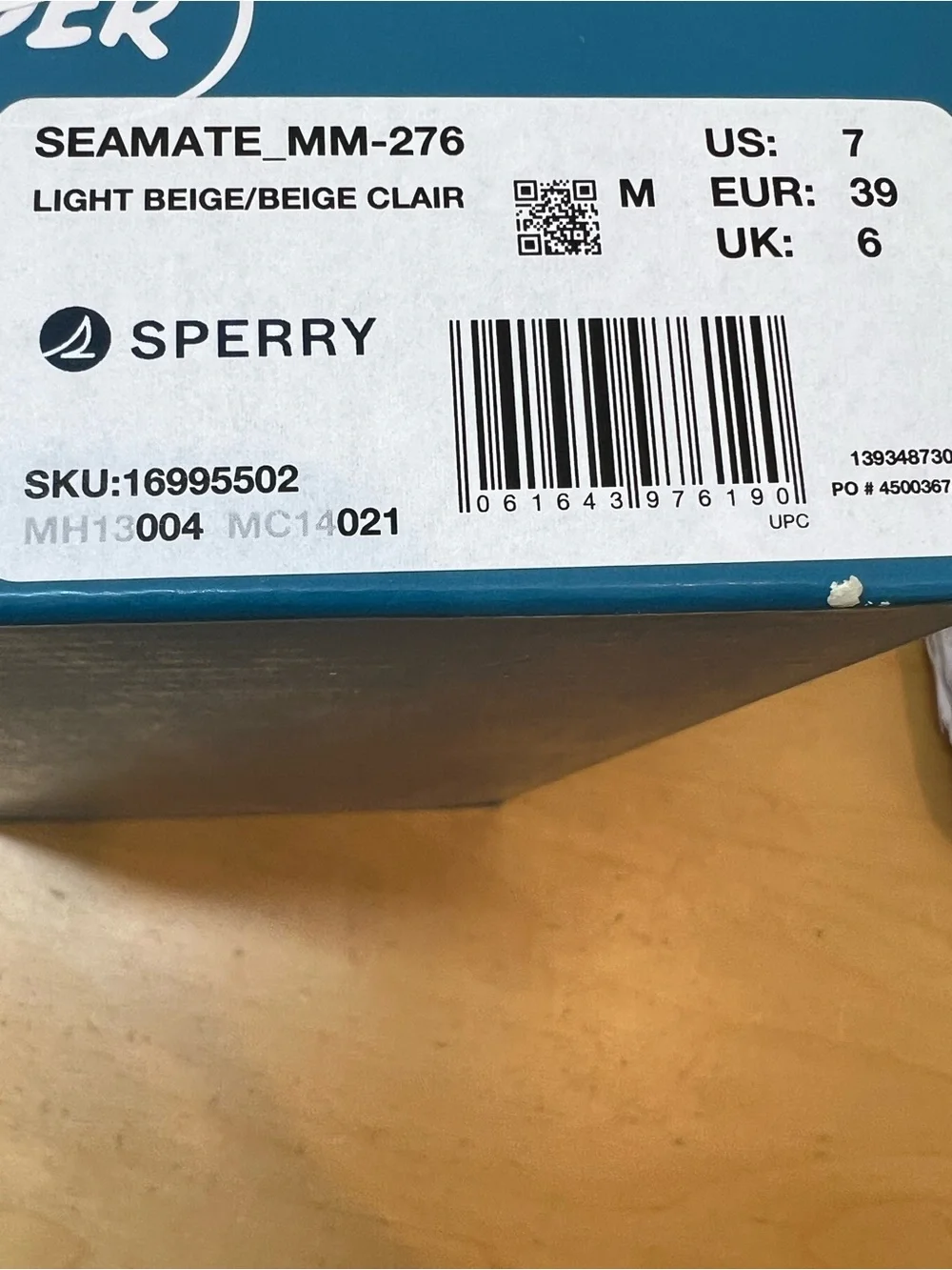 Sperry top slider Boat Shoes light beige with Navy Trim size 7
